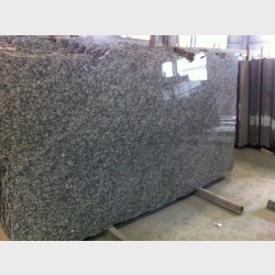 GRANITE GANGSAW SLAB WHITE WAVE 280upX140upX2 CM