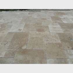 TRAVERTINE TUMBLED PAVERS