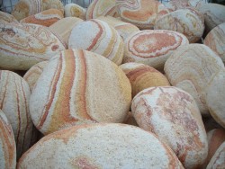 Tumbled Rainbow Pebbles 5/10 cm in Wire Cage